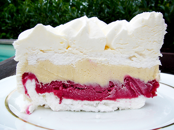 Dessert vacherin